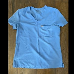 Women’s Figs scrub top